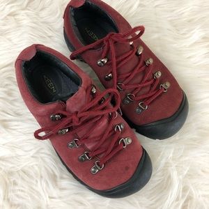Keen Maroon Leather Outdoor Lace Up Hiking Shoe 6